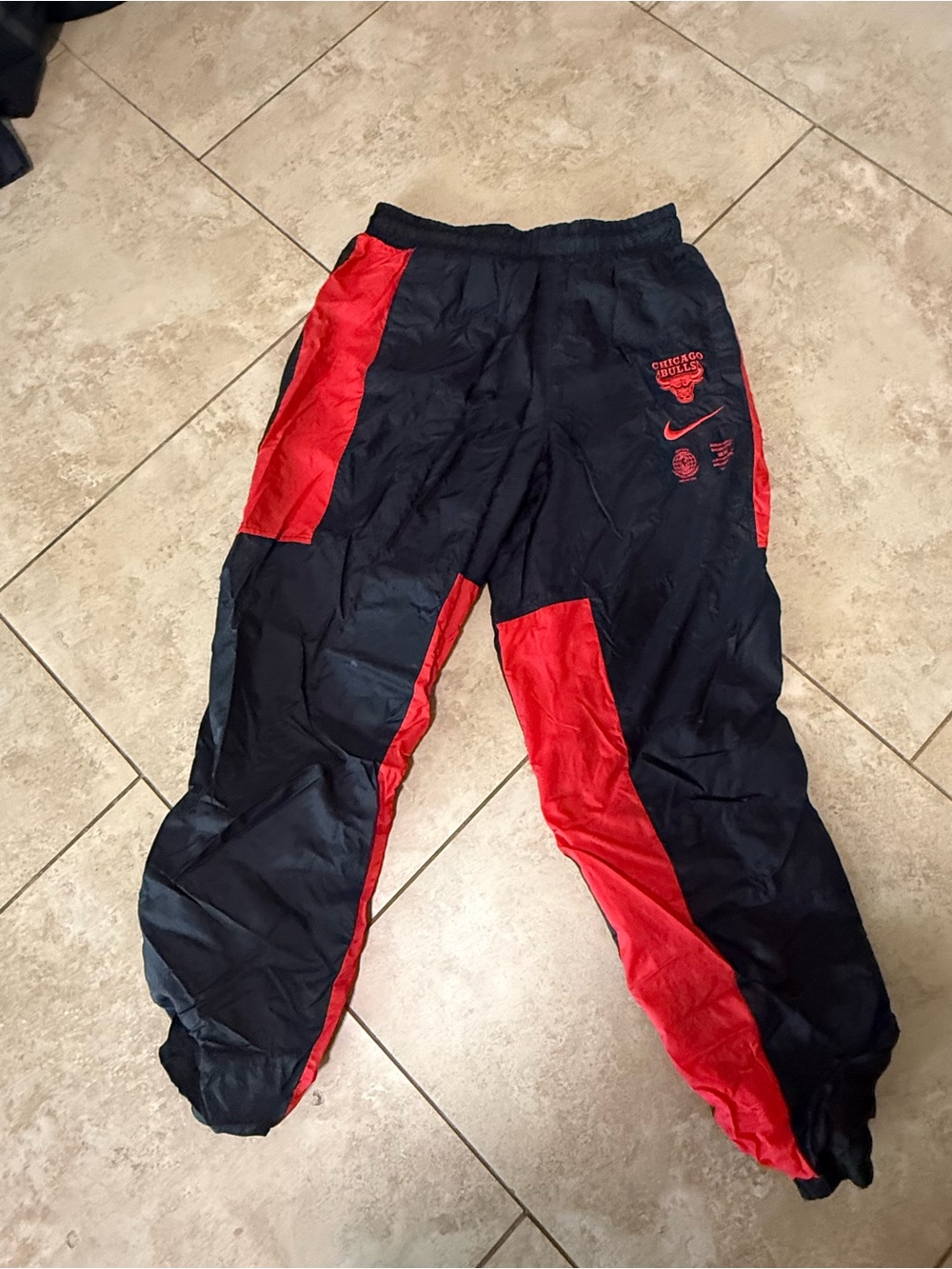Nike Mens Chicago Bulls Black & Red Track Pants
